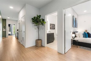 Schreibtisch, Bügeleisen/Bügelbrett, kostenloses WLAN, Bettwäsche