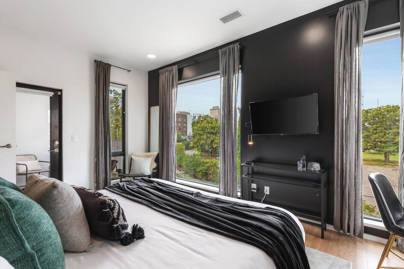 3 多间卧室、办公桌、熨斗/熨衣板、免费 WiFi