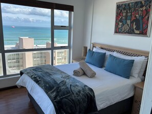 2 bedrooms, iron/ironing board, internet