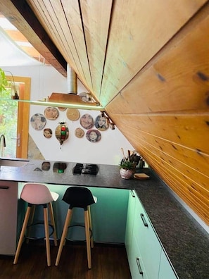 Kühlschrank, Mikrowelle, Ofen, Geschirrspüler