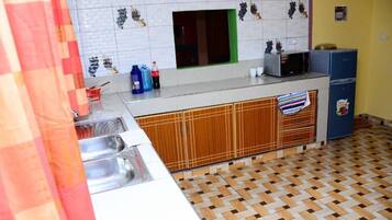 Family Bungalow, Balcony, Garden View | Private kitchen | Fridge, microwave, cookware/dishes/utensils