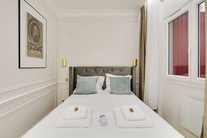 Apartment | 1 bedroom, laptop workspace, iron/ironing board, bed sheets