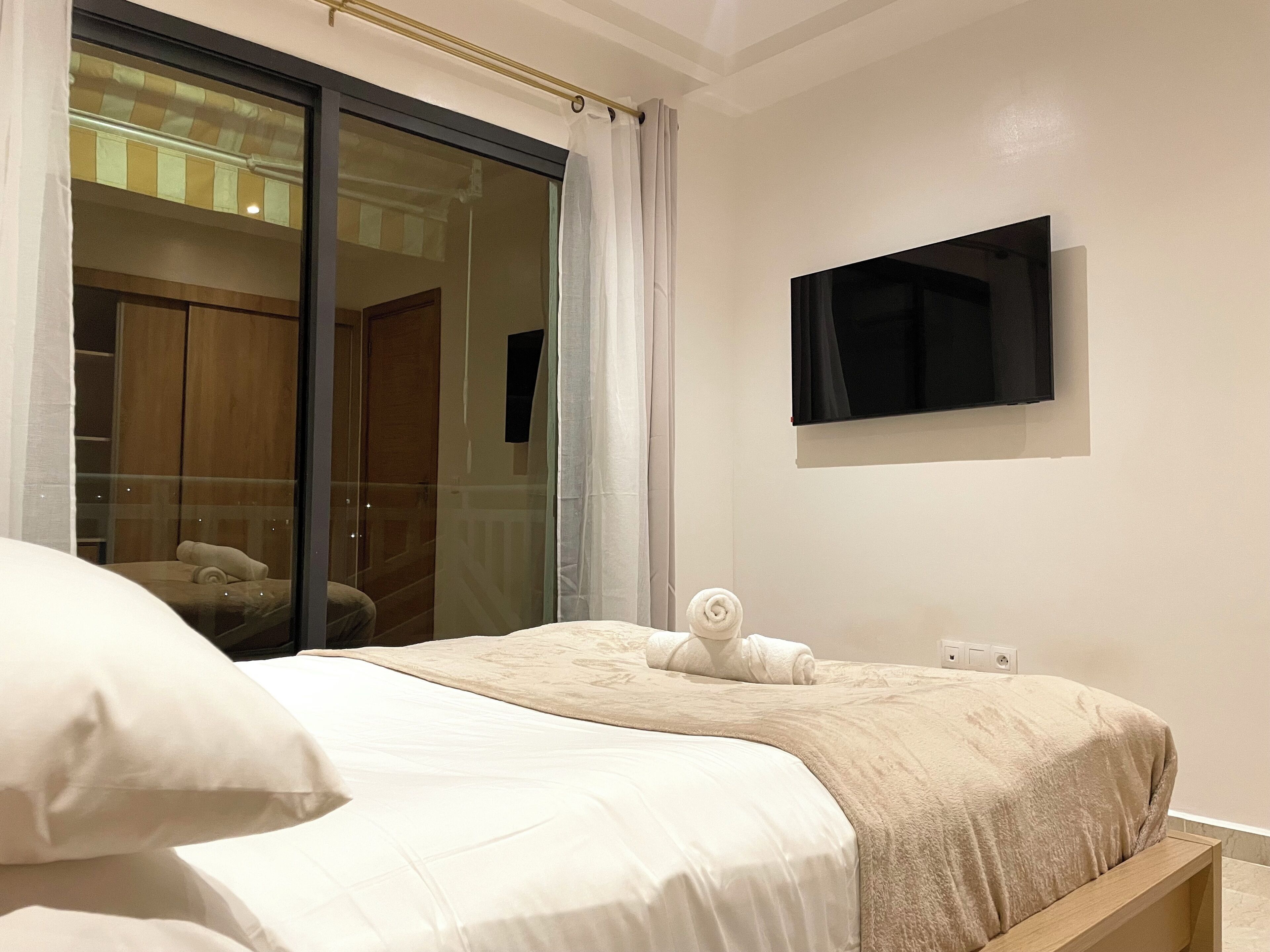 2 chambres, fer et planche à repasser, Wi-Fi gratuit, draps fournis