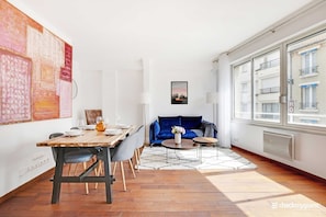 Apartment | Dining