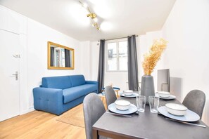 Apartment | Dining - Cosy Studio - 2P - Voltaire (Paris)
