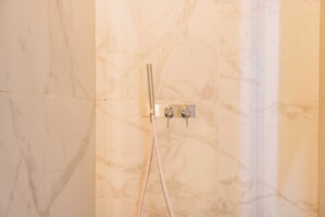 Apartment | Bathroom