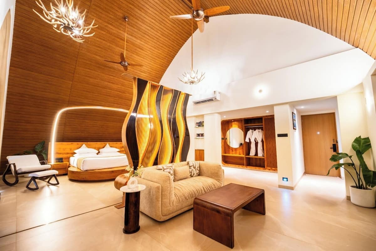 Suite, Lake View