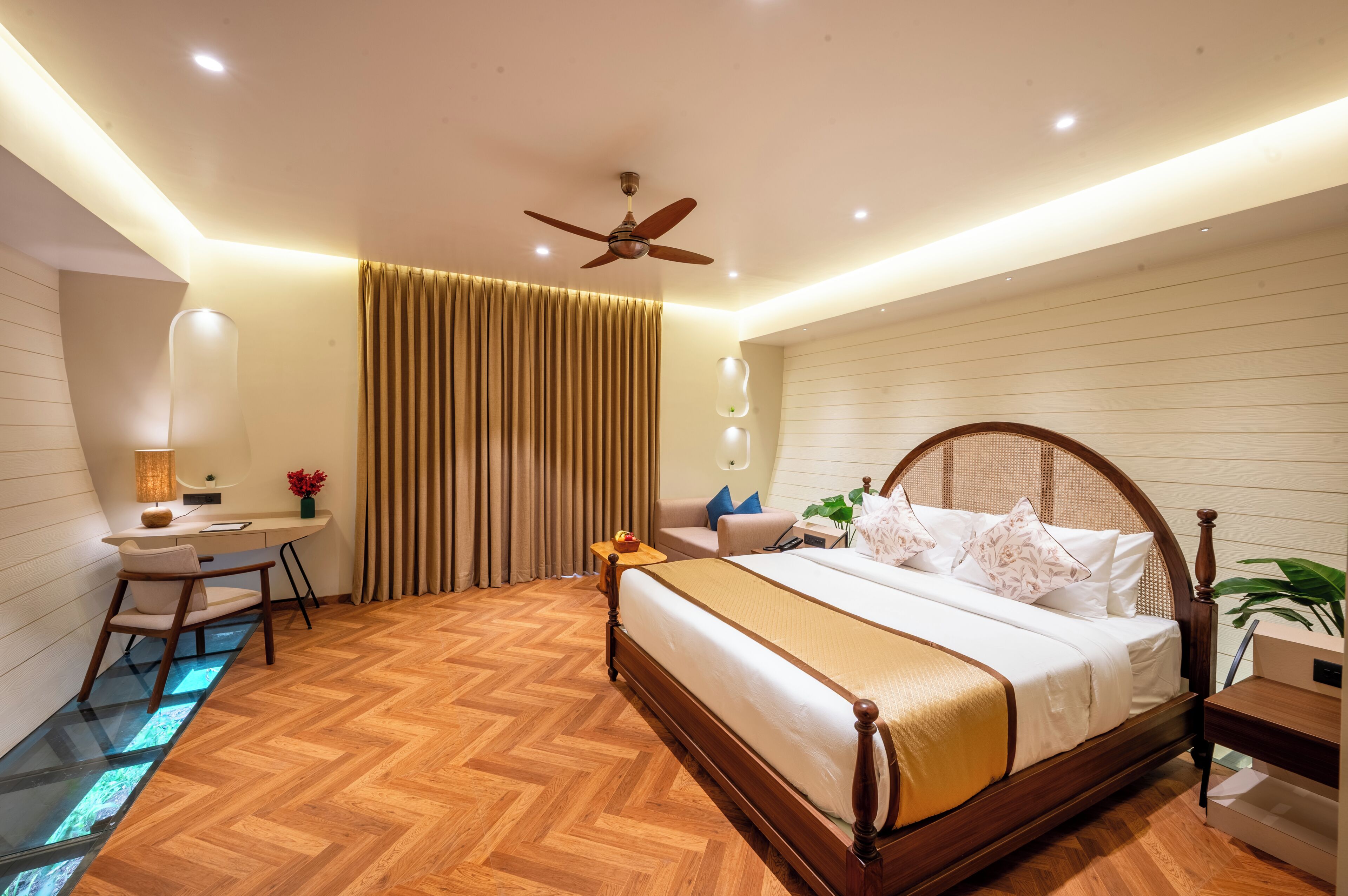Classic Double Room | In-room safe, blackout curtains, iron/ironing board, free WiFi