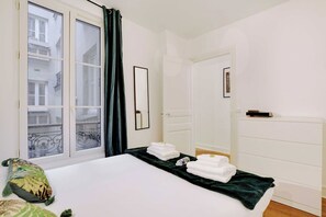 Apartment | 1 bedroom, iron/ironing board, bed sheets - Magnificent Apartment - 1br/4p - Sacre-coeur (Paris)