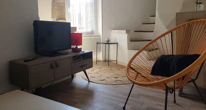 Charming Village House in Pelissanne