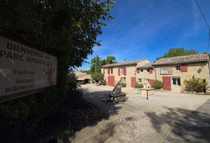 House | View from property - Village House in Pelissanne Near Luberon (Pelissanne)