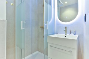 Apartment | Bathroom