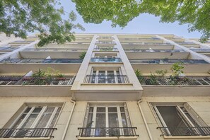 Apartment | Exterior detail - Modern and New Studio Heart 16 District of Paris (Paris)