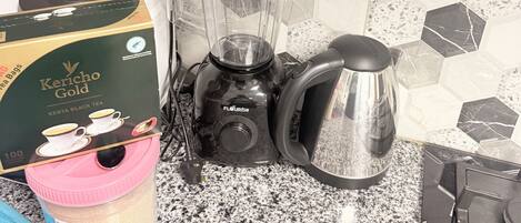 Kaffee und/oder Kaffeemaschine