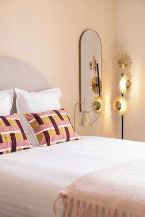 5 bedrooms, laptop workspace, iron/ironing board, bed sheets - Chic Apartment - 5br/10p - Grenelle/eiffel Tower (Paris)