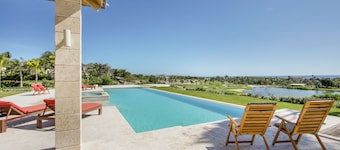 Stunning 6BR villa with ocean view in Cap Cana