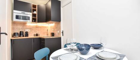 Apartment | Dining