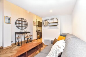 Living area - Cosy Apartment - 2br/6p - Near Nation (Paris)