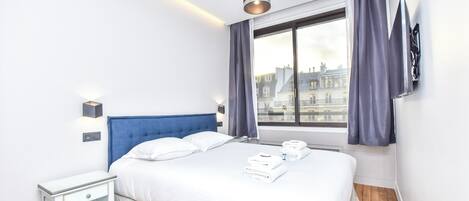 Apartment | 1 bedroom, laptop workspace, iron/ironing board, bed sheets