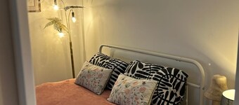 Cosy Double Room 5 Minutes from Station,Peaceful Area, Only 20 Minutes to London