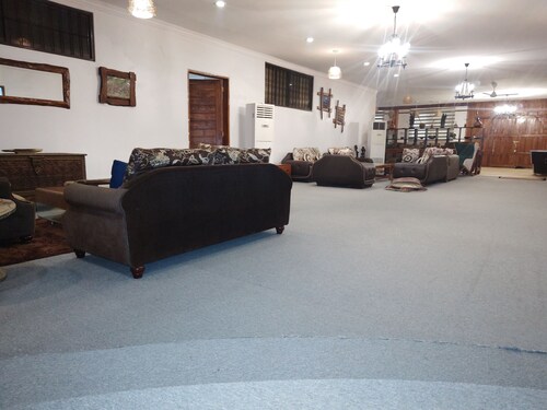 Spacious 4-bedroom apartment in marvelous Mwanza Region with AC - Penthouse