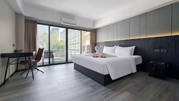 Deluxe Double or Twin Room | Desk, laptop workspace, free WiFi