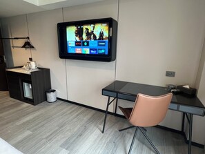 Bàn, khu vực làm việc phù hợp cho laptop 