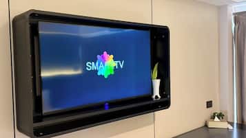 書桌、手提電腦工作空間、免費 Wi-Fi