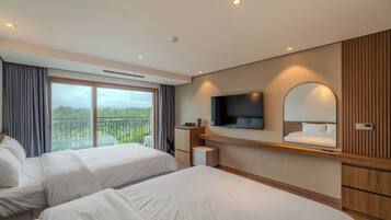 Deluxe Twin Room, Garden View | Pillowtop beds, free WiFi, bed sheets