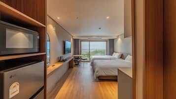 Quarto duplo superior, vista para o mar | Camas com colchões pillow-top, Wi-Fi de cortesia, roupa de cama