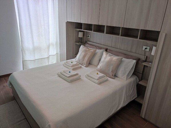 1 bedroom, iron/ironing board, free WiFi, bed sheets