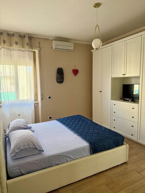 1 bedroom, iron/ironing board, free WiFi, bed sheets
