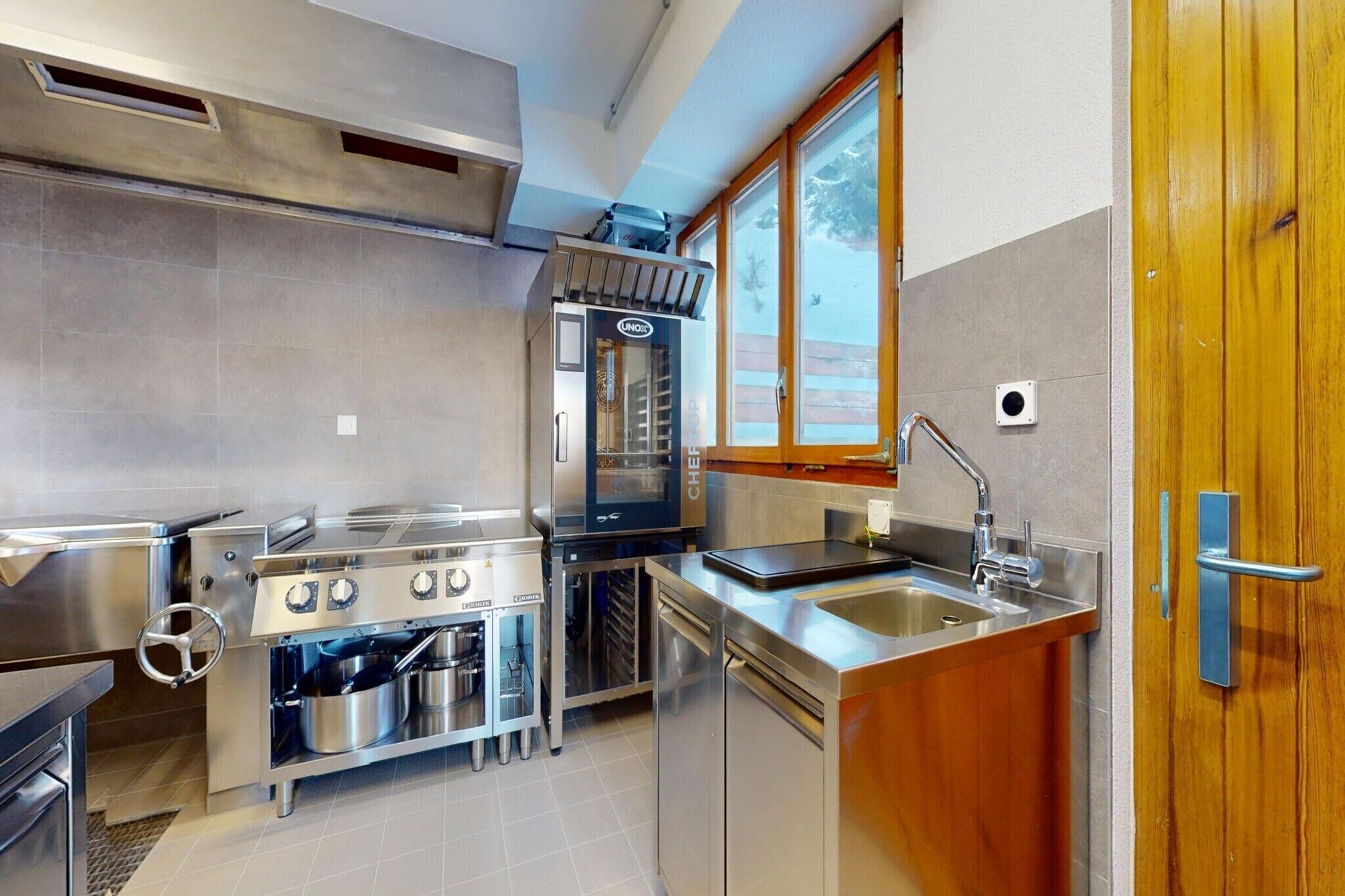 微波炉、烤箱、炉灶、洗碗机