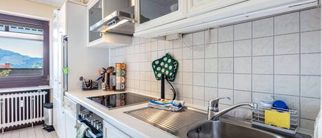 Réfrigérateur, four, plaque de cuisson, lave-vaisselle