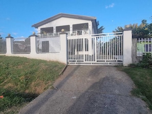 Fachada da propriedade