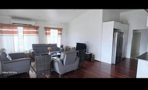 Luxury Suite, Mountain View | Ruang tamu