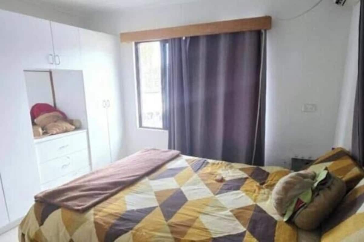 Phòng Suite Cao cấp, quang cảnh núi | Két bảo mật tại phòng, bàn, khu vực làm việc phù hợp cho laptop