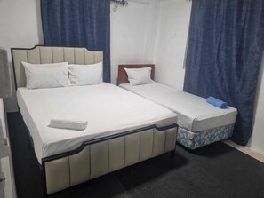 Caja de seguridad en la habitación y escritorio 