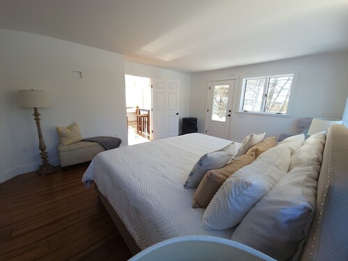 Unique Oceanfront 5-bedroom 4,5 bathroom Maine dream location