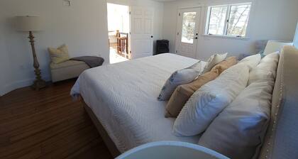 Unique Oceanfront 5-bedroom 4,5 bathroom Maine dream location