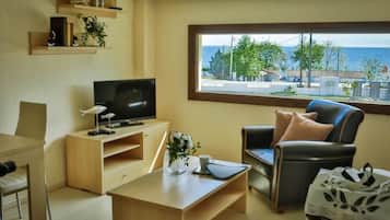 Comfort villa, 2 slaapkamers | Een bureau, een laptopwerkplek, geluiddichte muren, gratis wifi