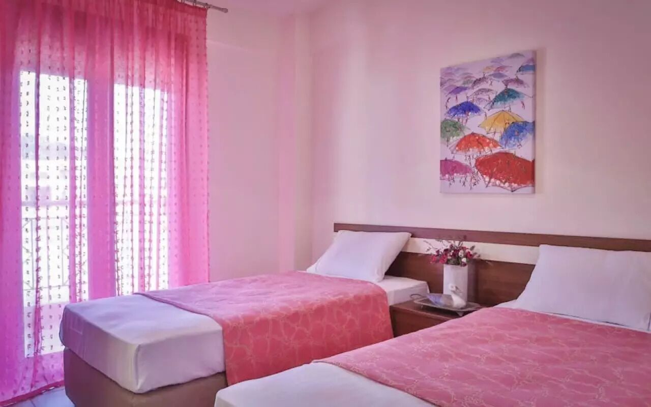 Superior Villa, 4 Bedrooms | Desk, laptop workspace, soundproofing, WiFi (free)
