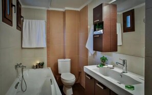 Bathroom - Evlogia Village by Greek Pride (Nea Skioni)