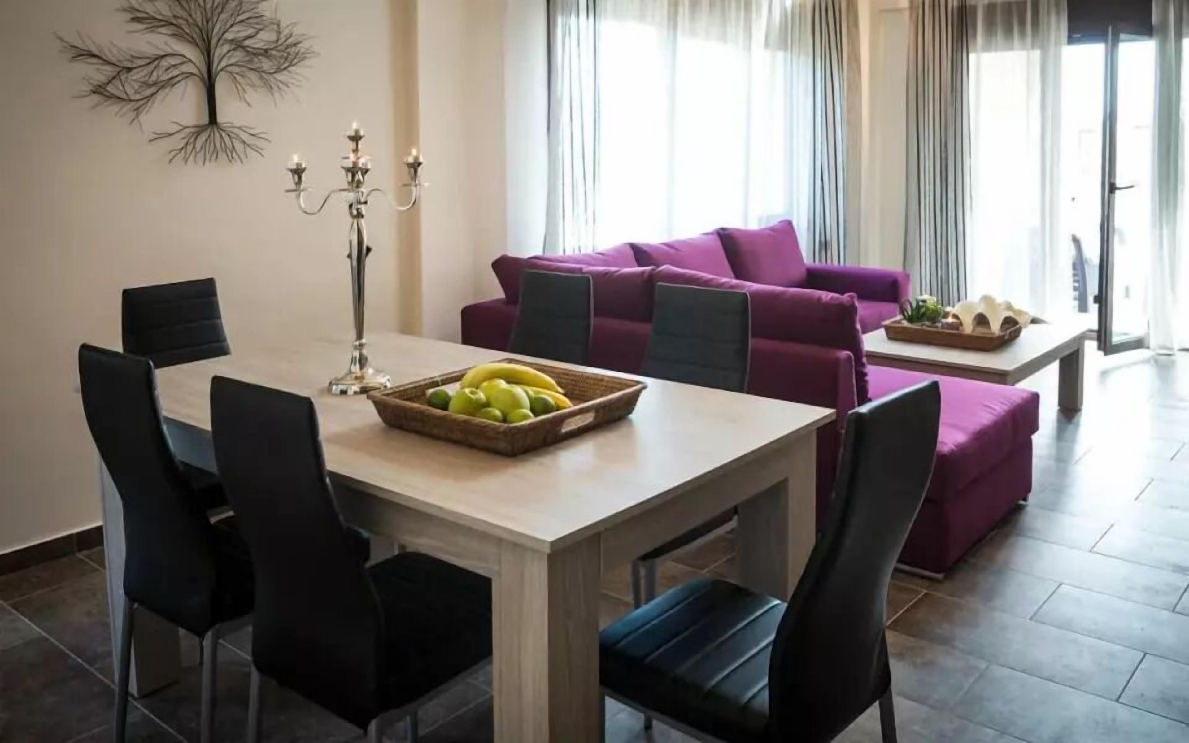 Luxury-Villa, 4 Schlafzimmer | Schreibtisch, laptopgeeigneter Arbeitsplatz, schallisolierte Zimmer