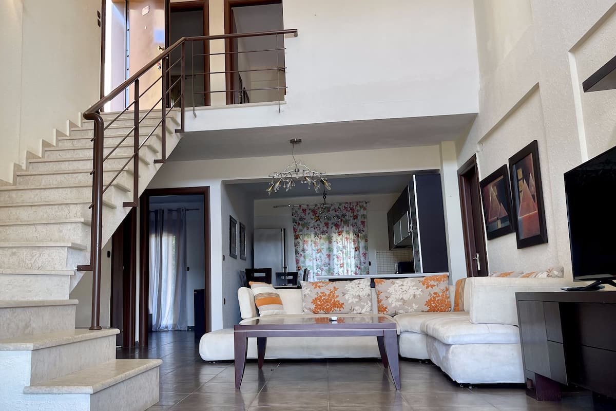 Superior Villa, 4 Bedrooms | Desk, laptop workspace, soundproofing, free WiFi