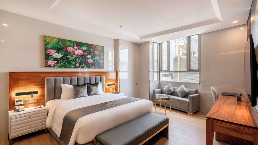 Le Saigon Grand Hotel