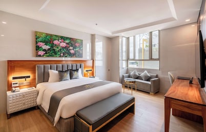 Le Saigon Grand Hotel
