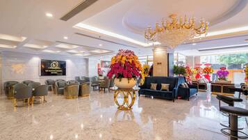 Coin salon dans le hall