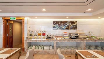 Petit déjeuner buffet compris tous les jours