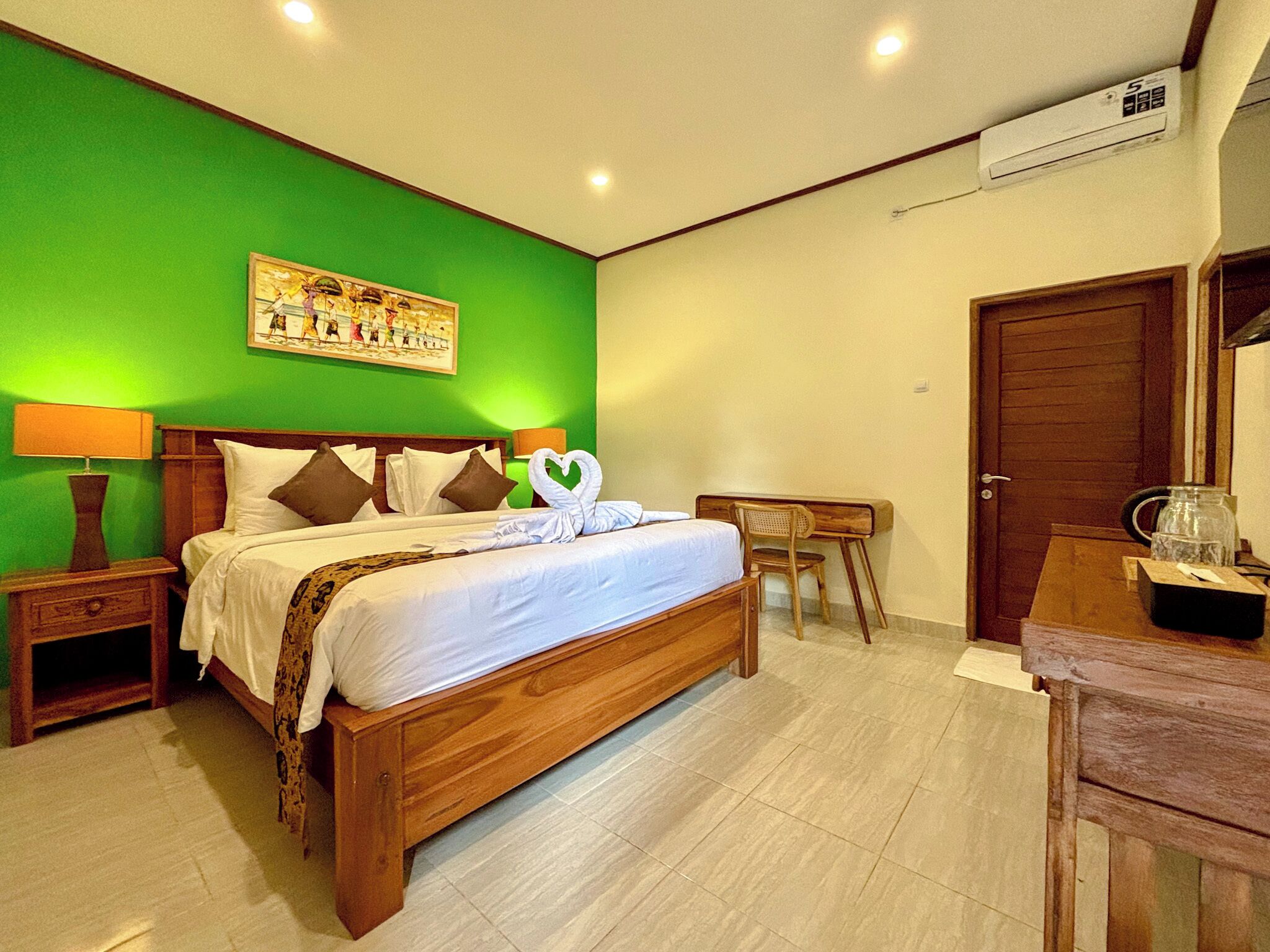 In-room safe, individually decorated, desk, laptop workspace